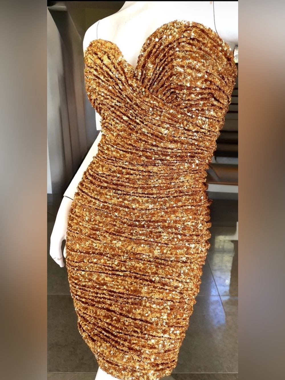 Women’s Vicky Tiel gold sequin strapless cocktail mini dress size 8. NWT